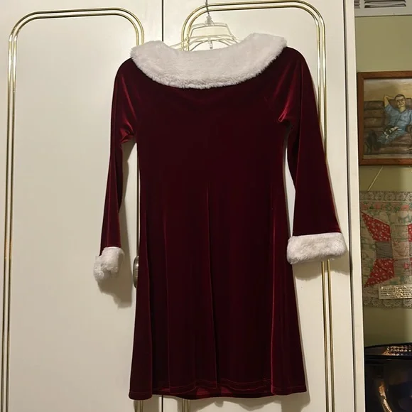 BCXgirl stretch red velvet Christmas dress - Picture 5 of 11